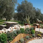 16 Trulli E Giardini Апартаменты