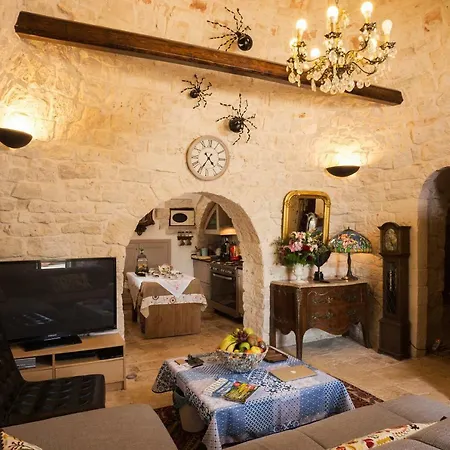 16 Trulli E Giardini Apartment