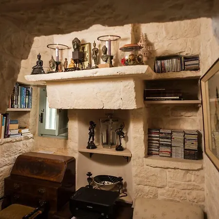 16 Trulli E Giardini * Αλμπερομπέλο